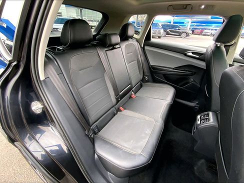 Used 2022 Volkswagen Taos SE w/ Panoramic Sunroof Package image 22