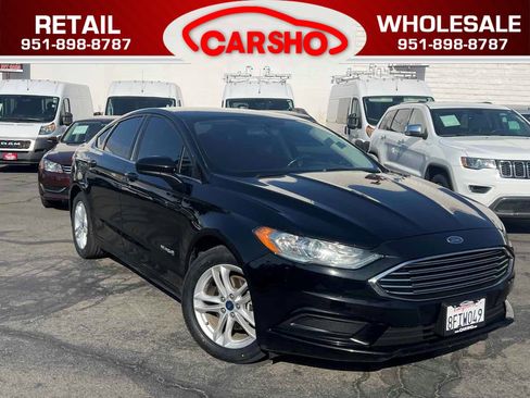 Used 2018 Ford Fusion SE FWD image 1