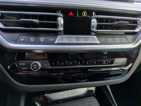 Used 2024 BMW X3 xDrive30i w/ Convenience Package image 18