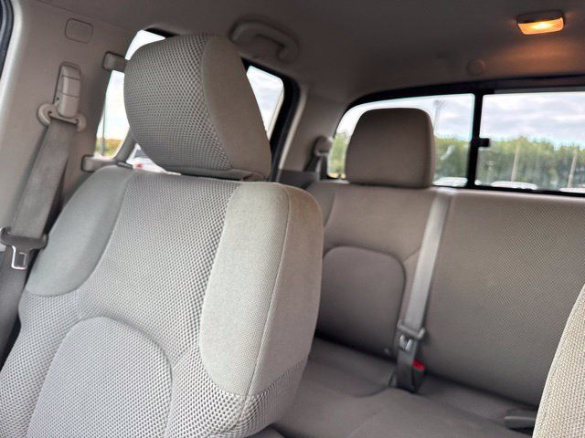 Used 2014 Nissan Frontier SV RWD image 19