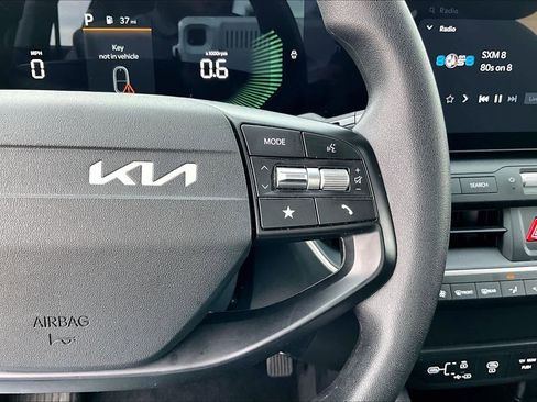 Used 2025 Kia K4 LXS image 22