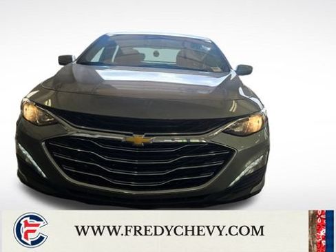 Used 2024 Chevrolet Malibu LT FWD image 9