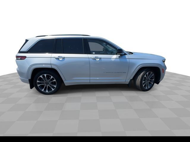 Used 2022 Jeep Grand Cherokee Overland w/ Advanced Protech Group III AWD/4WD image 9