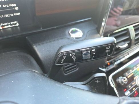 Used 2019 Lincoln Navigator L Select image 49