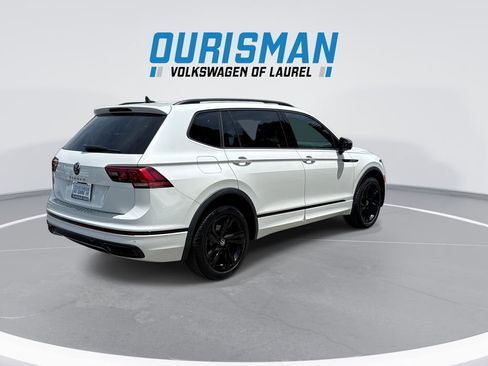 Used 2023 Volkswagen Tiguan SE R-Line FWD image 8
