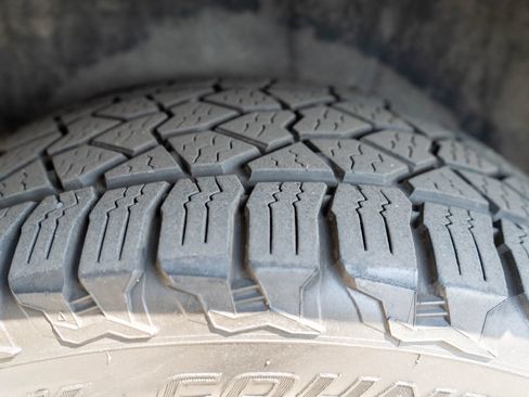 Used 2019 Jeep Grand Cherokee Altitude AWD/4WD image 37