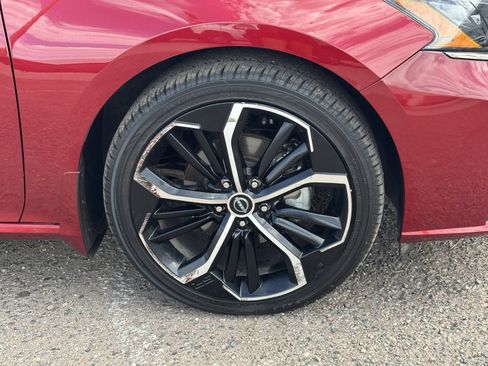 Certified 2023 Nissan Altima 2.5 SR w/ SR Premium Package FWD image 10