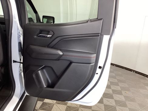 Used 2023 Chevrolet Colorado Z71 w/ Z71 Convenience Package 2 image 10