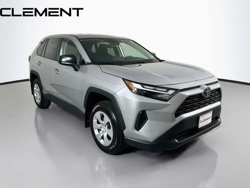 Used 2025 Toyota RAV4 LE FWD image 5