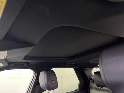 Used 2020 Land Rover Discovery HSE image 24