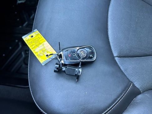 Used 2017 Buick Envision Essence image 36