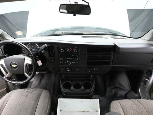 Used 2017 Chevrolet Express 3500 image 24