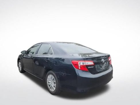 Used 2012 Toyota Camry LE FWD image 3