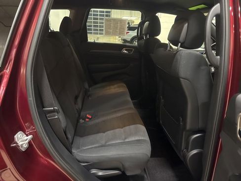 Used 2017 Jeep Grand Cherokee Laredo w/ Quick Order Package 23E image 13