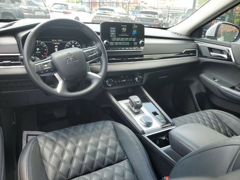 Used 2024 Mitsubishi Outlander SEL AWD/4WD image 12