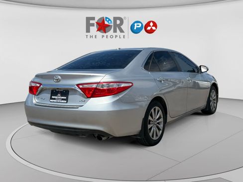 Used 2017 Toyota Camry XLE FWD image 5