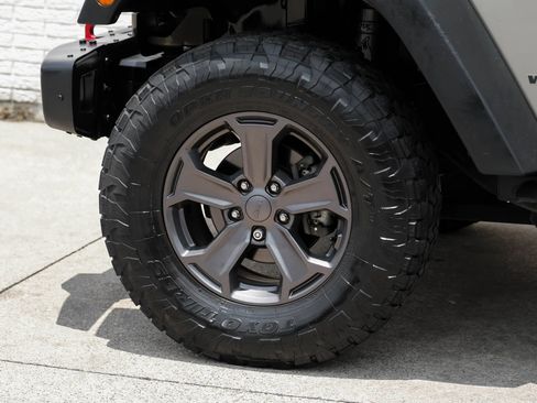 Used 2017 Jeep Wrangler Unlimited Rubicon AWD/4WD image 48