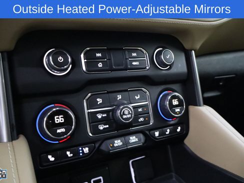 Used 2024 Chevrolet Suburban Premier RWD image 18