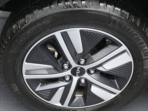 Used 2022 Kia Niro LXS image 37