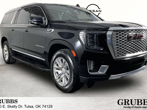 Used 2022 GMC Yukon XL Denali AWD/4WD image 1
