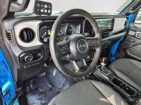 Used 2024 Jeep Wrangler Unlimited w/ Convenience Group AWD/4WD image 13
