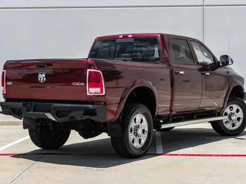 Used 2018 RAM 2500 Laramie w/ Convenience Group AWD/4WD image 2