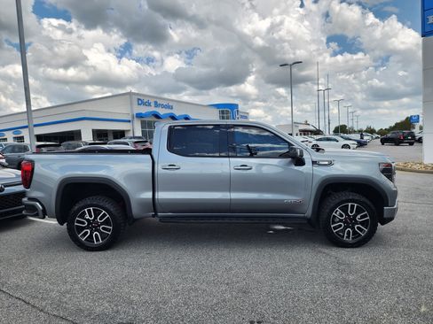 Used 2025 GMC Sierra 1500 AT4 w/ AT4 Premium Package AWD/4WD image 3
