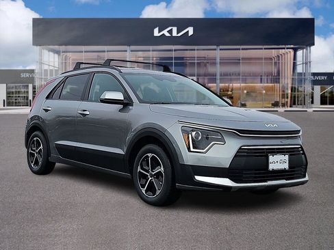 New 2026 Kia Niro LX image 1