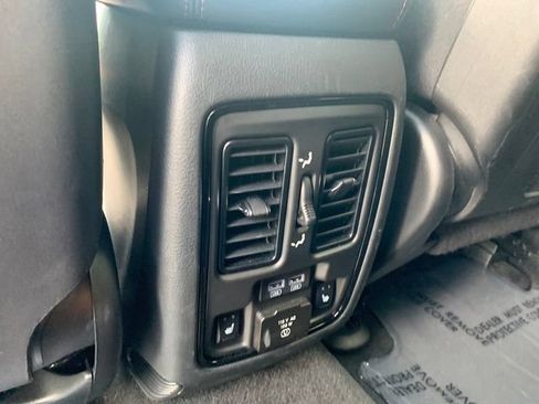 Used 2022 Dodge Durango R/T w/ Blacktop Package AWD/4WD image 18
