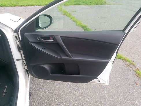 Used 2012 MAZDA MAZDA3 i Sport FWD image 16