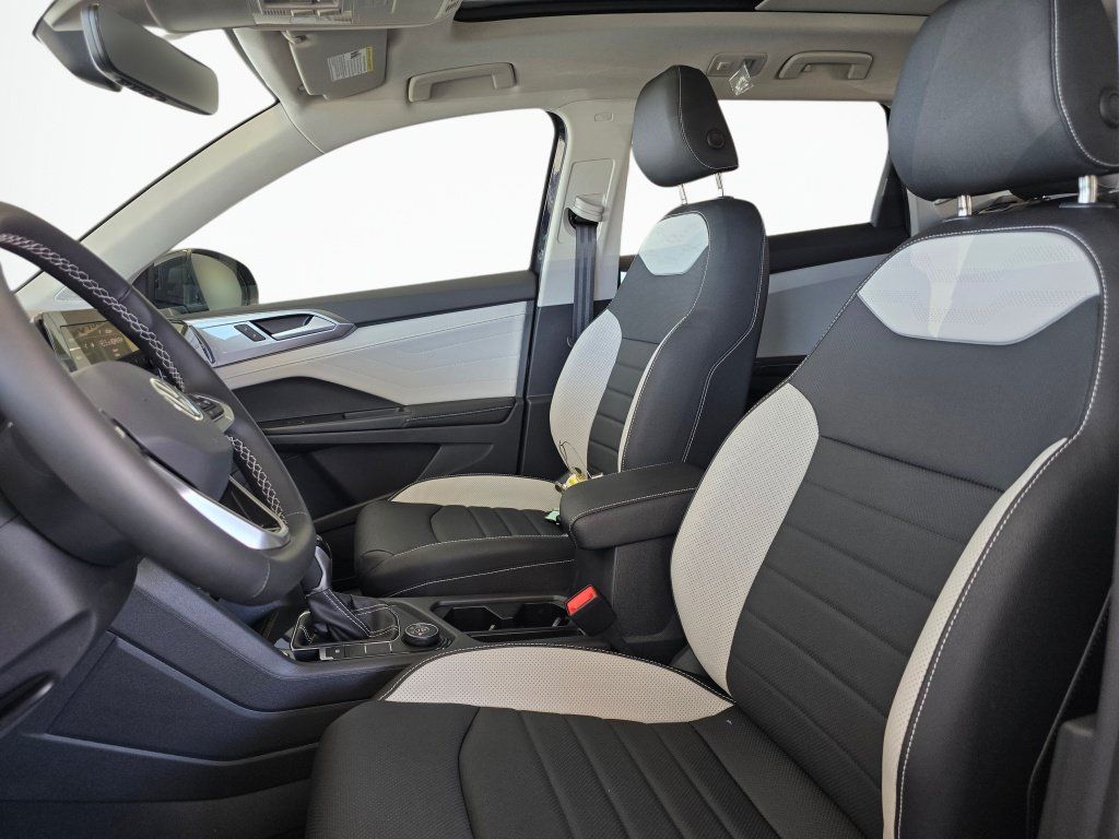 New 2026 Volkswagen Taos SEL AWD/4WD image 17