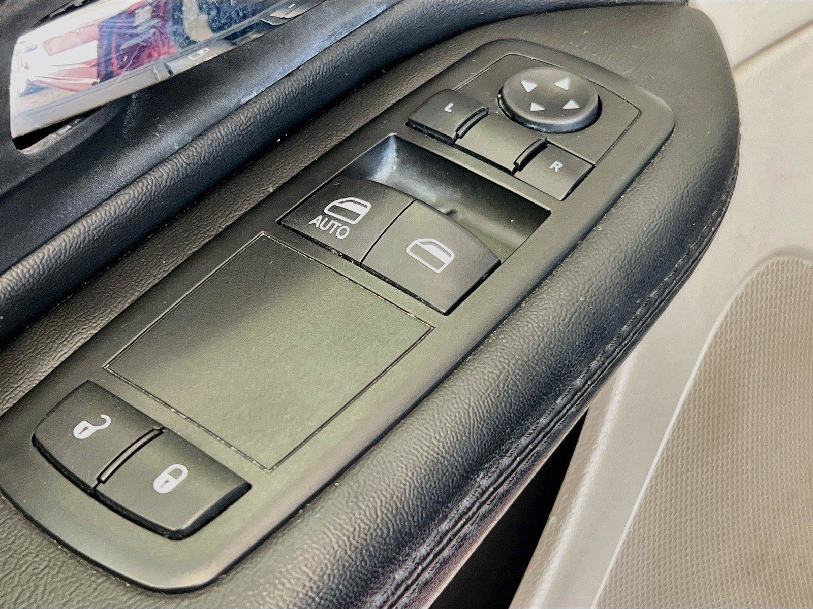 Used 2015 Dodge Grand Caravan SE w/ Quick Order Package 29E SE FWD image 17
