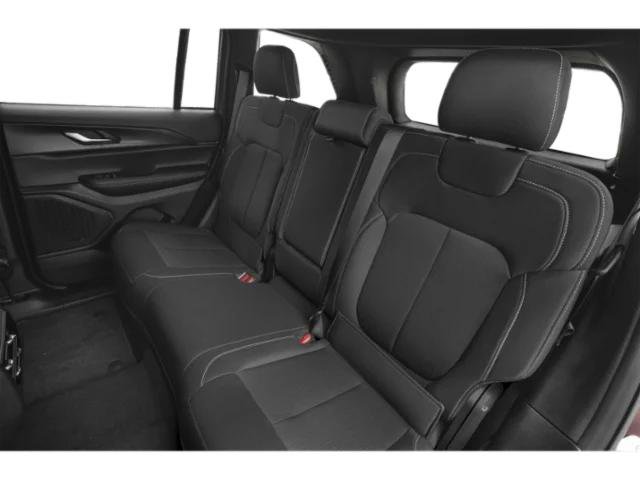 Certified 2025 Jeep Grand Cherokee Altitude AWD/4WD image 10