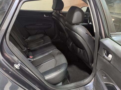 Used 2018 Kia Optima S FWD image 10