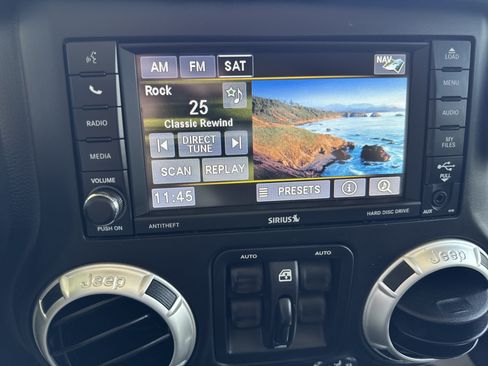 Used 2017 Jeep Wrangler Unlimited Sahara w/ Quick Order Package 24E Chief AWD/4WD image 22