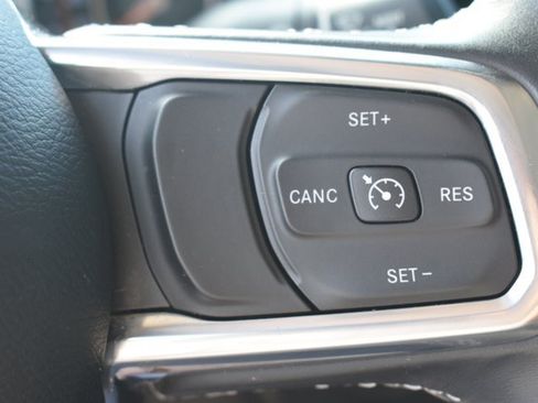 Used 2022 Jeep Gladiator Overland w/ Trailer Tow Package AWD/4WD image 19