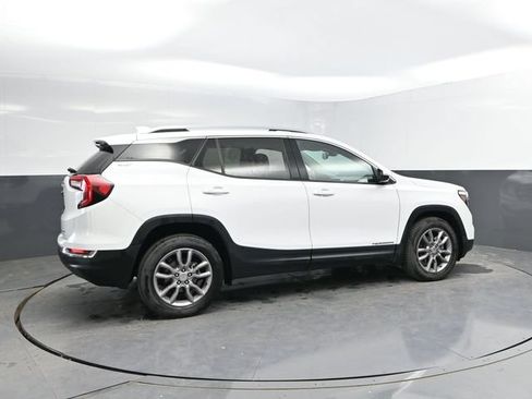 Used 2024 GMC Terrain SLT AWD/4WD image 2