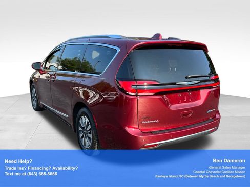 Used 2021 Chrysler Pacifica Limited w/ Uconnect Theater Family Group FWD image 7