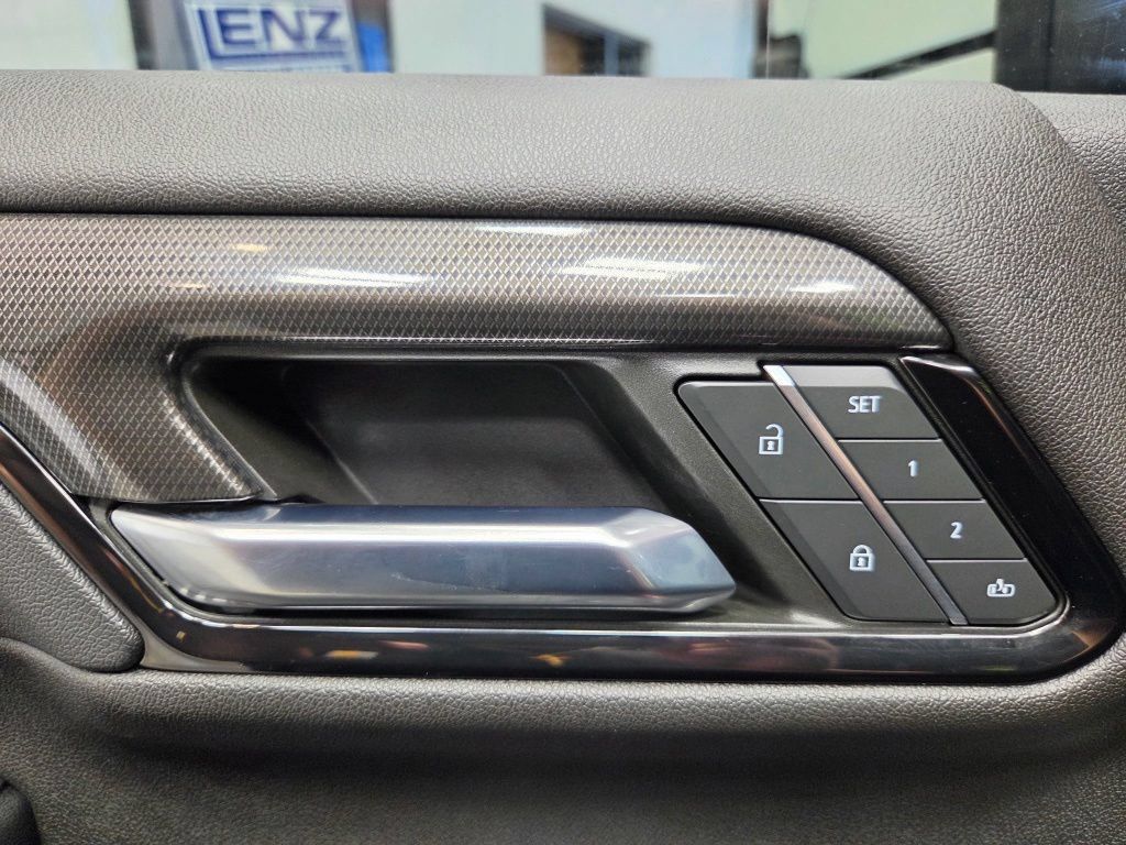 Used 2024 GMC Sierra 2500 AT4 w/ Technology Package AWD/4WD image 24