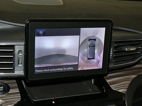 Used 2023 Ford Explorer Limited image 22