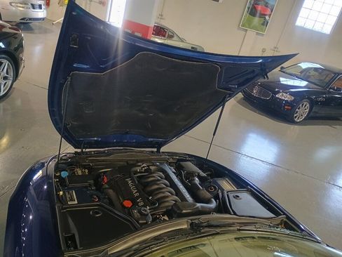 Used 2001 Jaguar XK8 Convertible image 35
