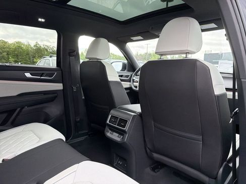 New 2026 Volkswagen Atlas Cross Sport SEL Premium R-Line AWD/4WD image 17