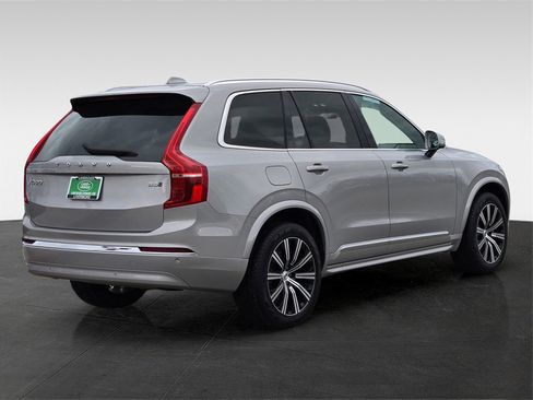Used 2025 Volvo XC90 B5 Core image 6