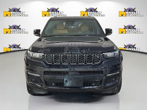 Used 2023 Jeep Grand Cherokee L Summit w/ Rear Seat Video Group I AWD/4WD image 2