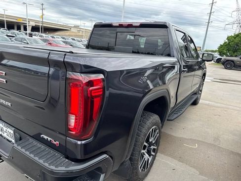 Used 2022 GMC Sierra 1500 AT4 w/ AT4 Premium Package AWD/4WD image 2