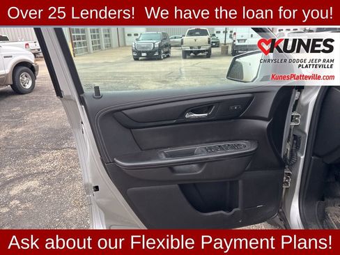 Used 2017 Chevrolet Traverse LT image 10