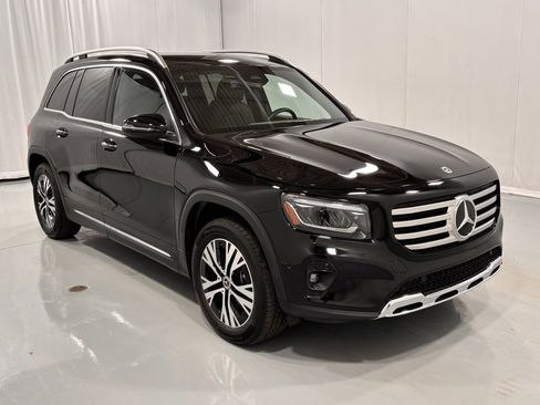 Certified 2025 Mercedes-Benz GLB 250 4MATIC image 4