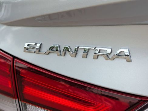 Used 2016 Hyundai Elantra Sport FWD image 41