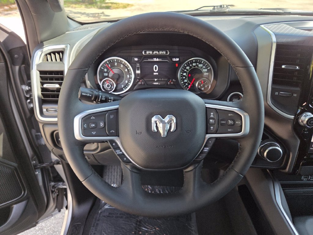Used 2025 RAM 1500 Big Horn AWD/4WD image 32