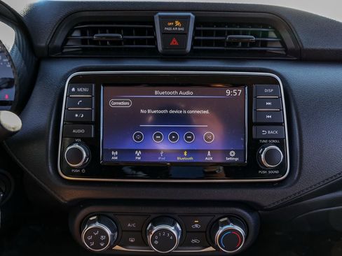 Used 2025 Nissan Versa S w/ Trunk Package image 28